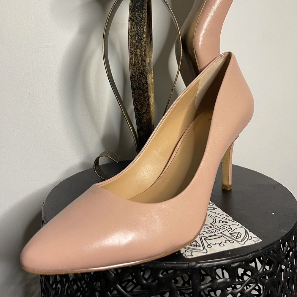Nude INC Brand - size 10